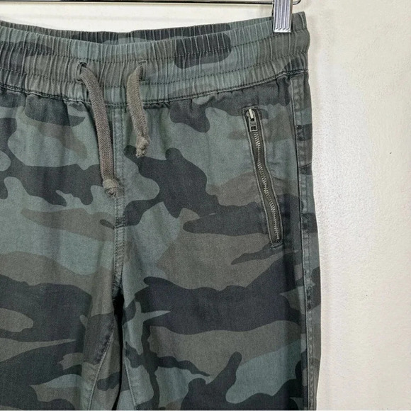 Aritzia Womens Size Xsmall Tna Alix  Camo Jogger - Picture 5 of 13